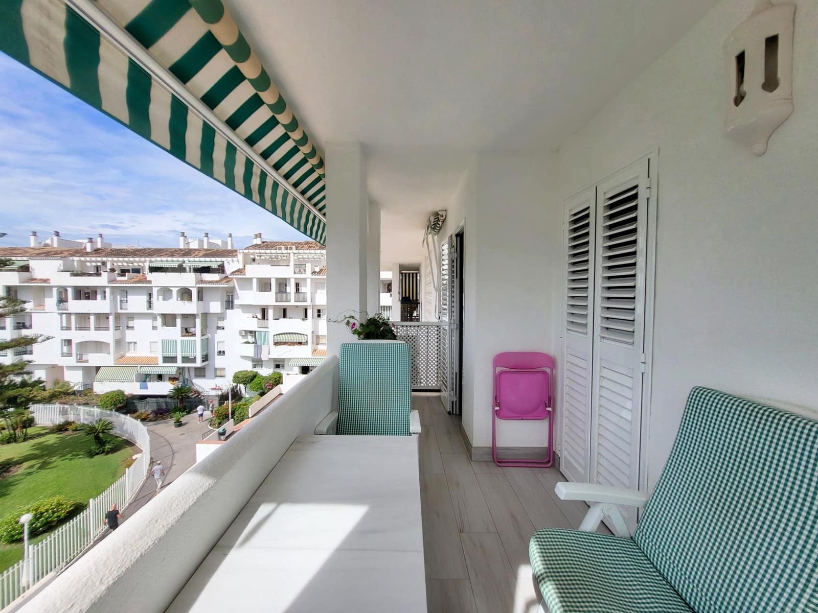 2 chambre Appartement à vendre à Nueva Andalucia avec piscine - 350 000 € (Ref: 9683916)