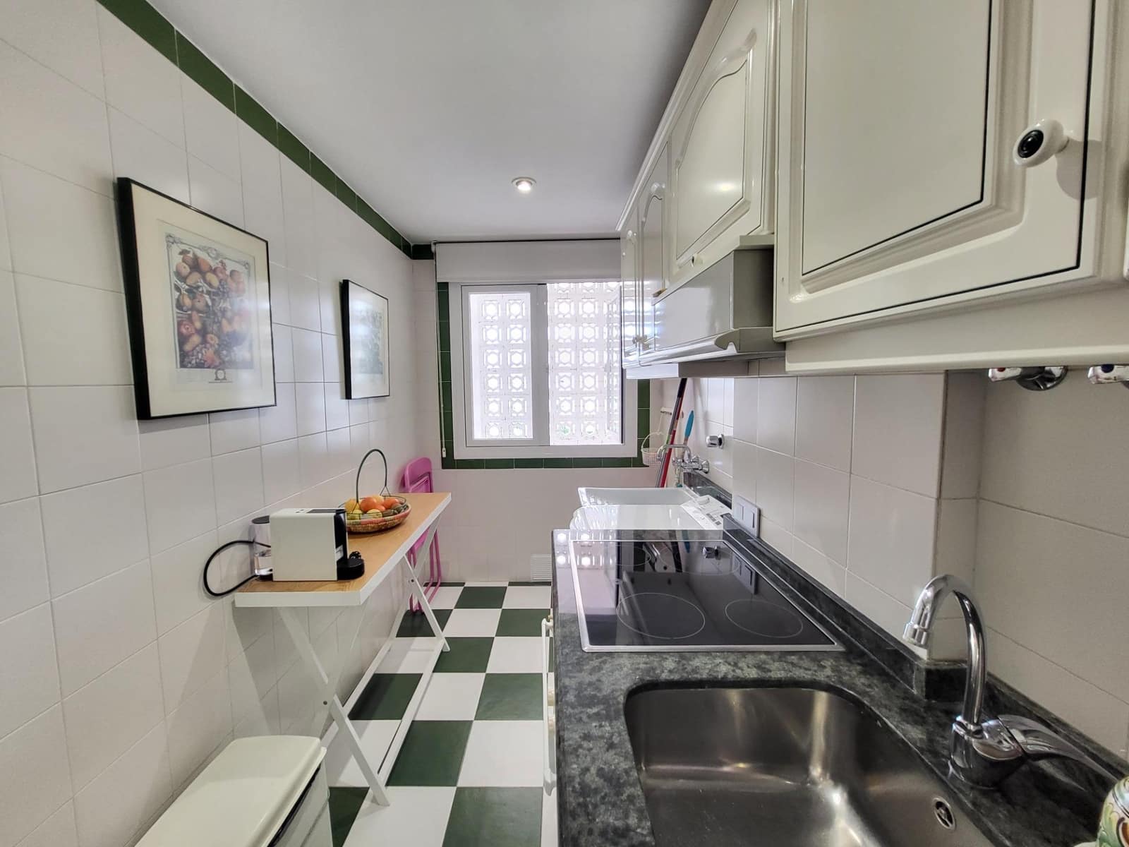 2 chambre Appartement à vendre à Nueva Andalucia avec piscine - 350 000 € (Ref: 9683916)