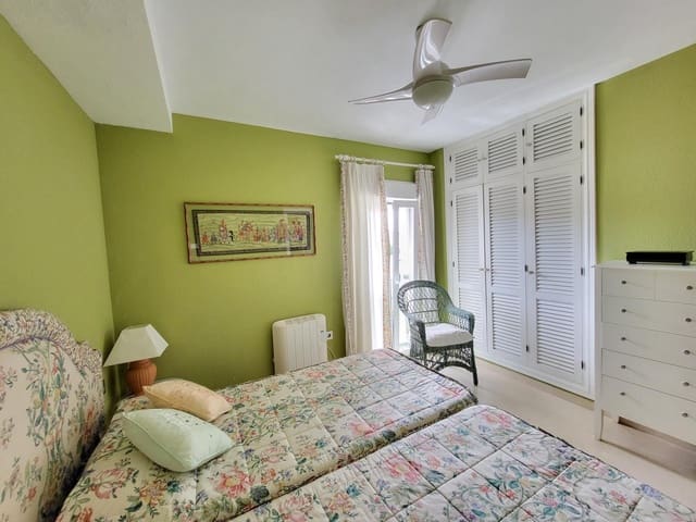 2 chambre Appartement à vendre à Nueva Andalucia, Marbella avec piscine - 350 000 € (Ref: 9683916)