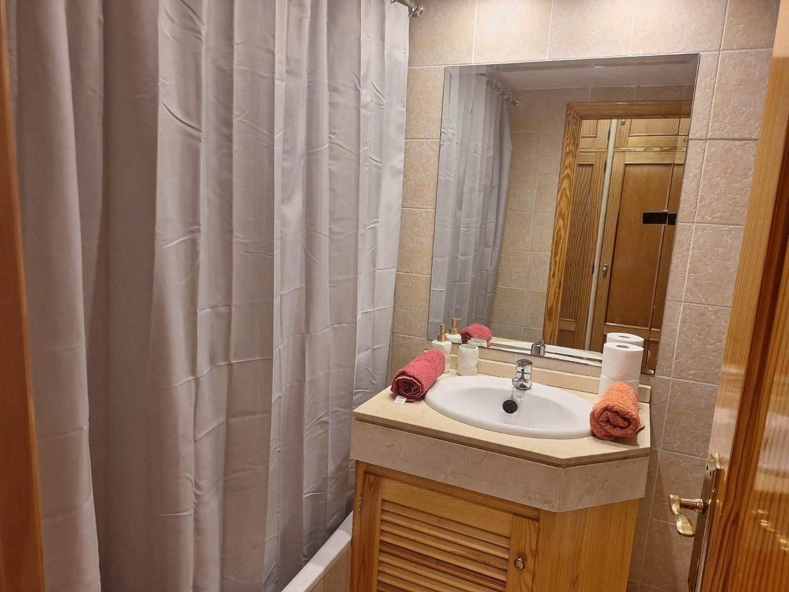 2 soverom Leilighet til salgs i Estepona med svømmebasseng garasje - € 292 000 (Ref: 9683917)