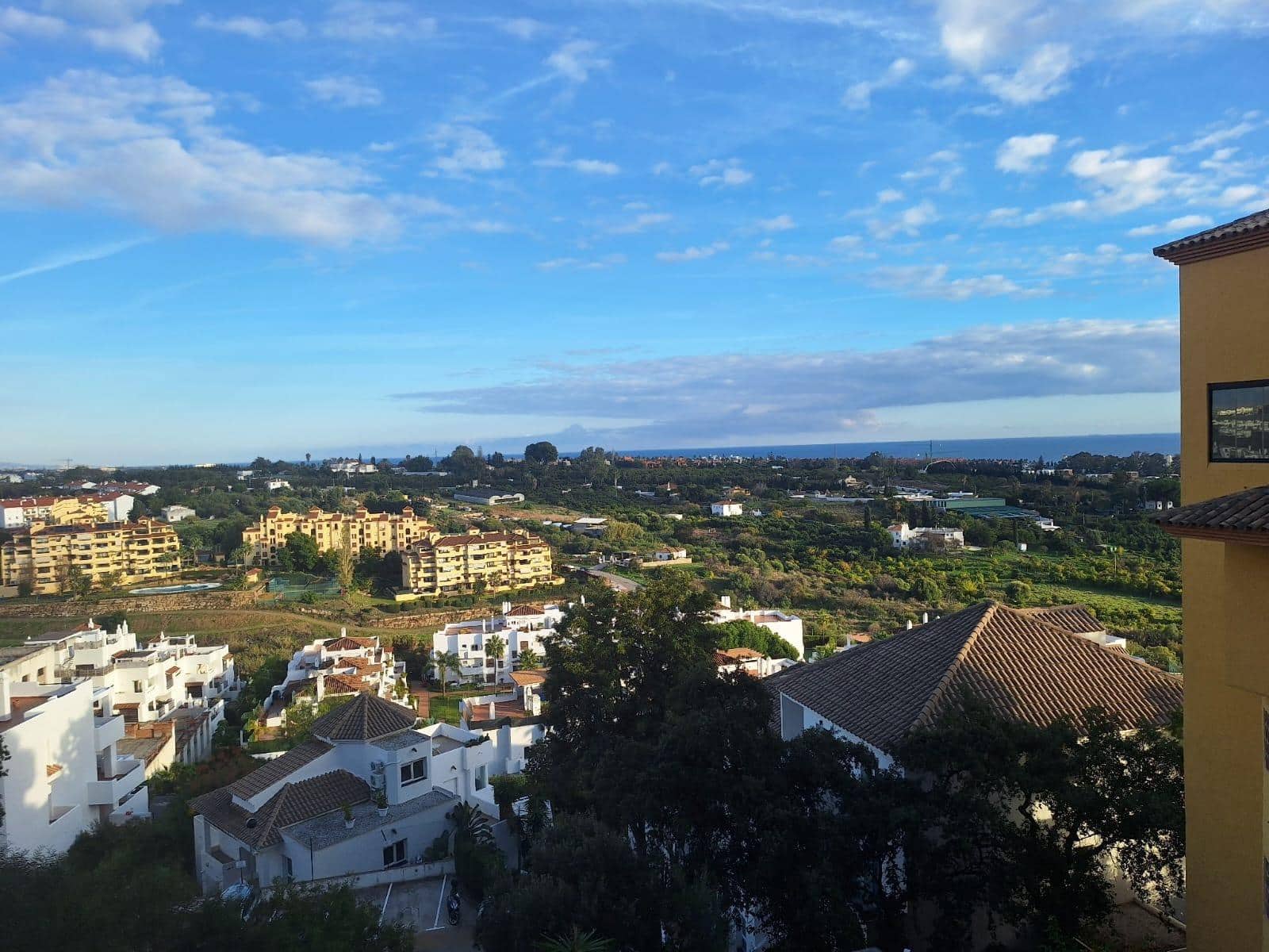 2 soverom Leilighet til salgs i Estepona med svømmebasseng garasje - € 292 000 (Ref: 9683917)