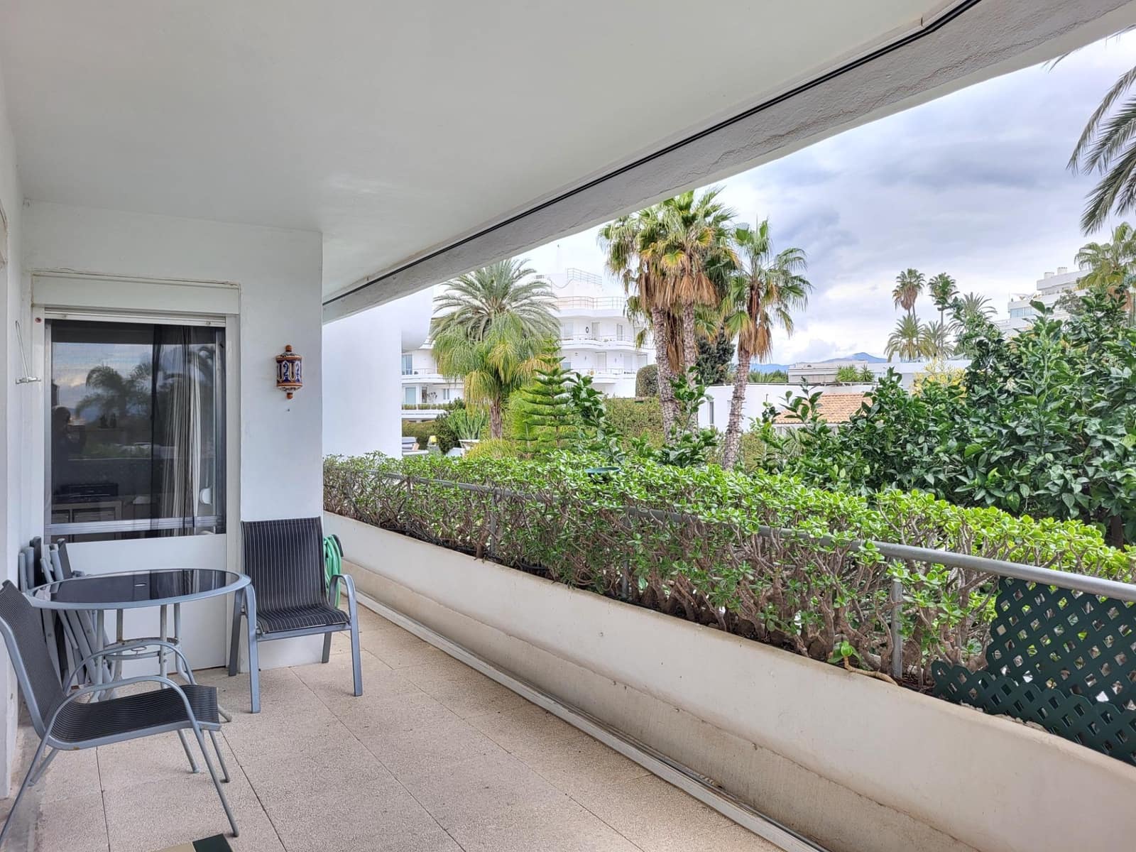 1 sypialnia Apartament na sprzedaż w Guadalmina z garażem - 325 000 € (Ref: 9683918)