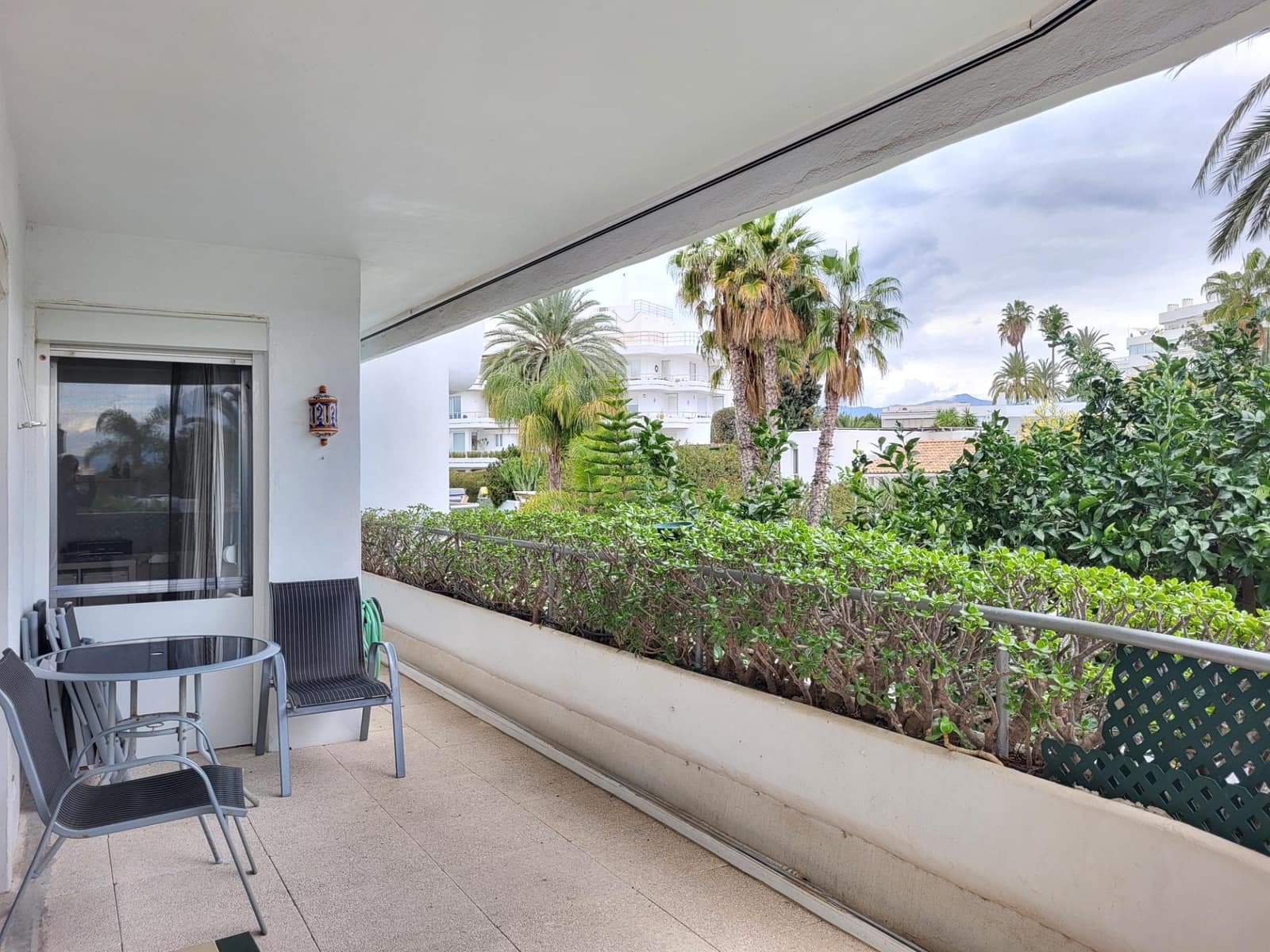 1 soverom Leilighet til salgs i Guadalmina med garasje - € 335 000 (Ref: 9683918)
