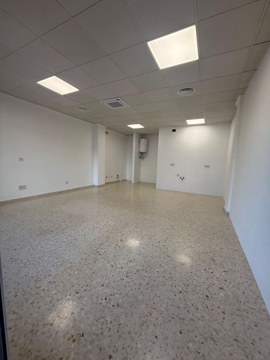 Local Commercial à louer à San Pedro de Alcantara - 1 200 € (Ref: 9683919)