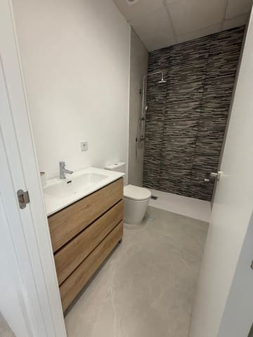 Local Commercial à louer à San Pedro de Alcantara, Marbella - 1 200 € (Ref: 9683919)