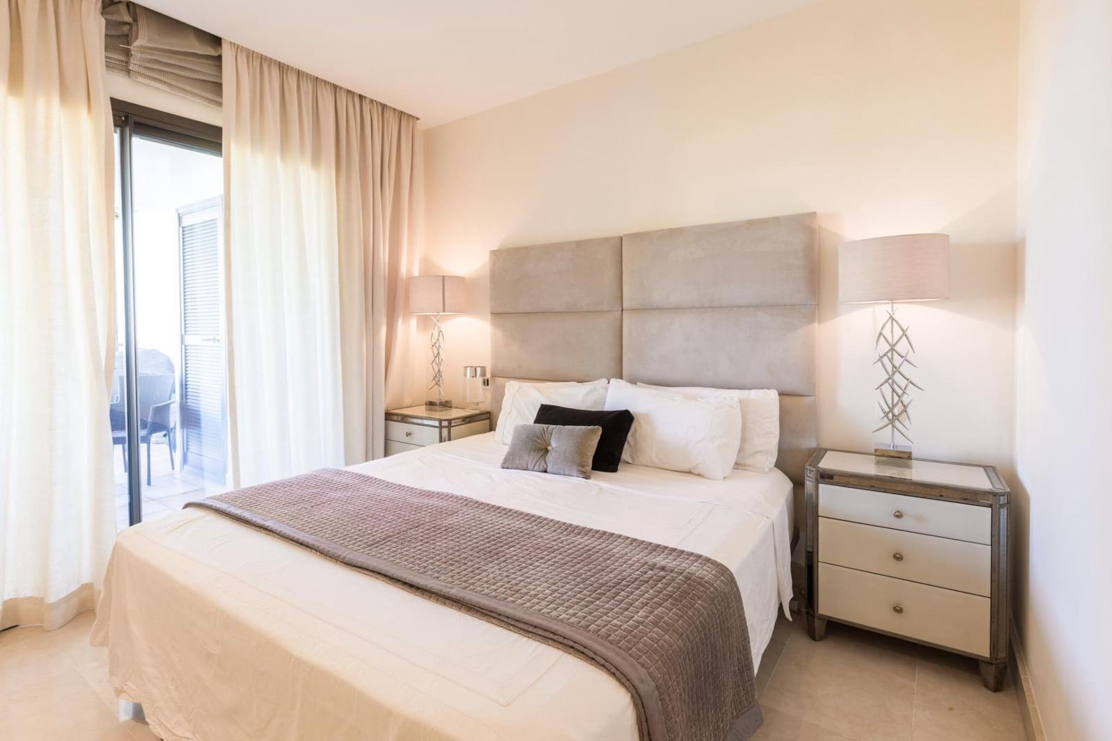 2 sovrum Lägenhet att hyra i La Quinta med garage - 2 400 € (Ref: 9683920)