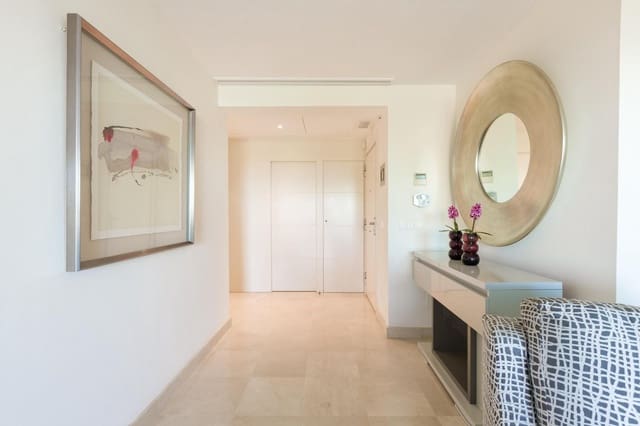 2 sovrum Lägenhet att hyra i La Quinta, Benahavís med garage - 2 400 € (Ref: 9683920)