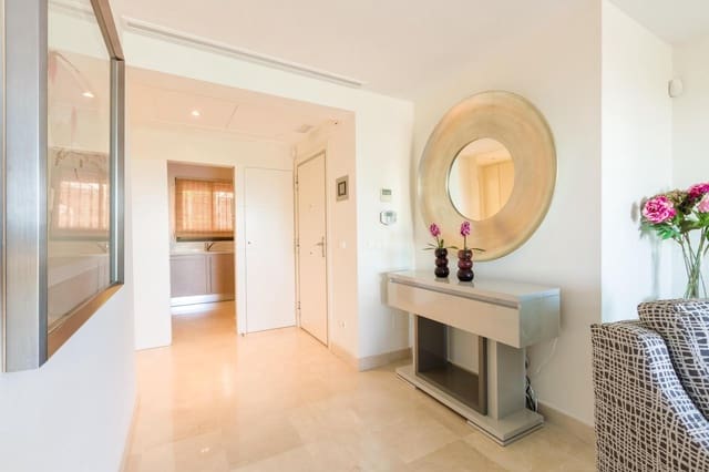 2 sovrum Lägenhet att hyra i La Quinta, Benahavís med garage - 2 400 € (Ref: 9683920)