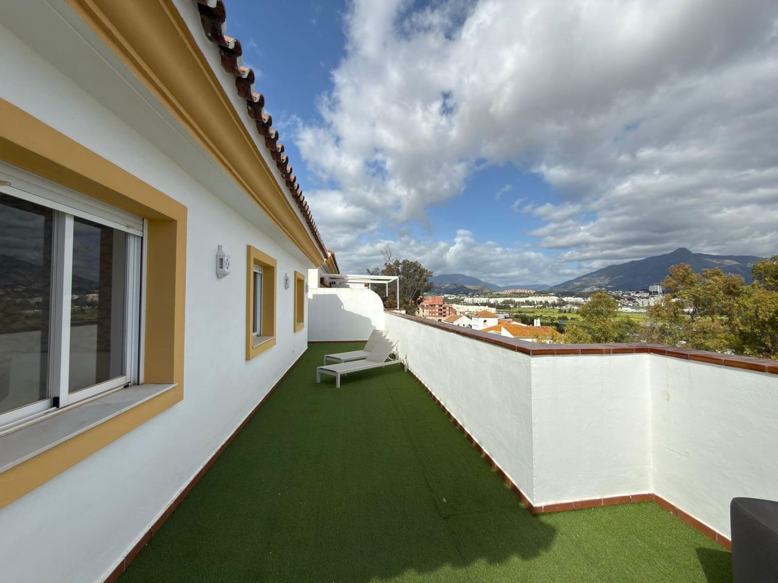 3 bedroom Penthouse for sale in San Pedro de Alcantara with garage - € 685,000 (Ref: 9683922)