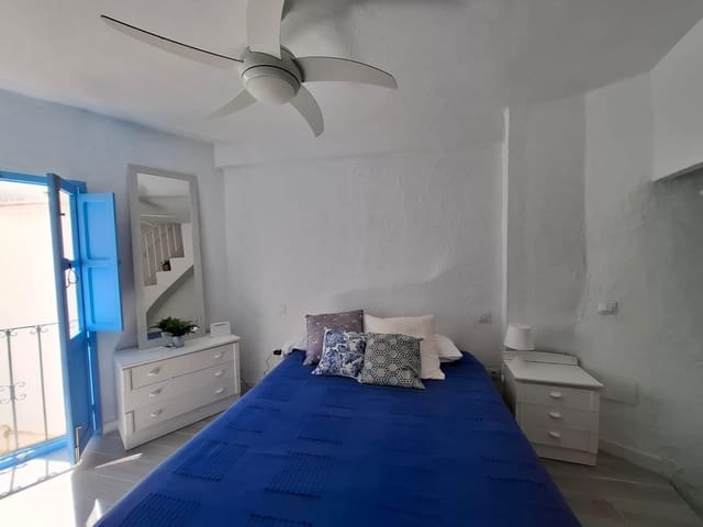 2 makuuhuone Omakotitalo myytävänä paikassa Istán - 169 000 € (Ref: 9683927)