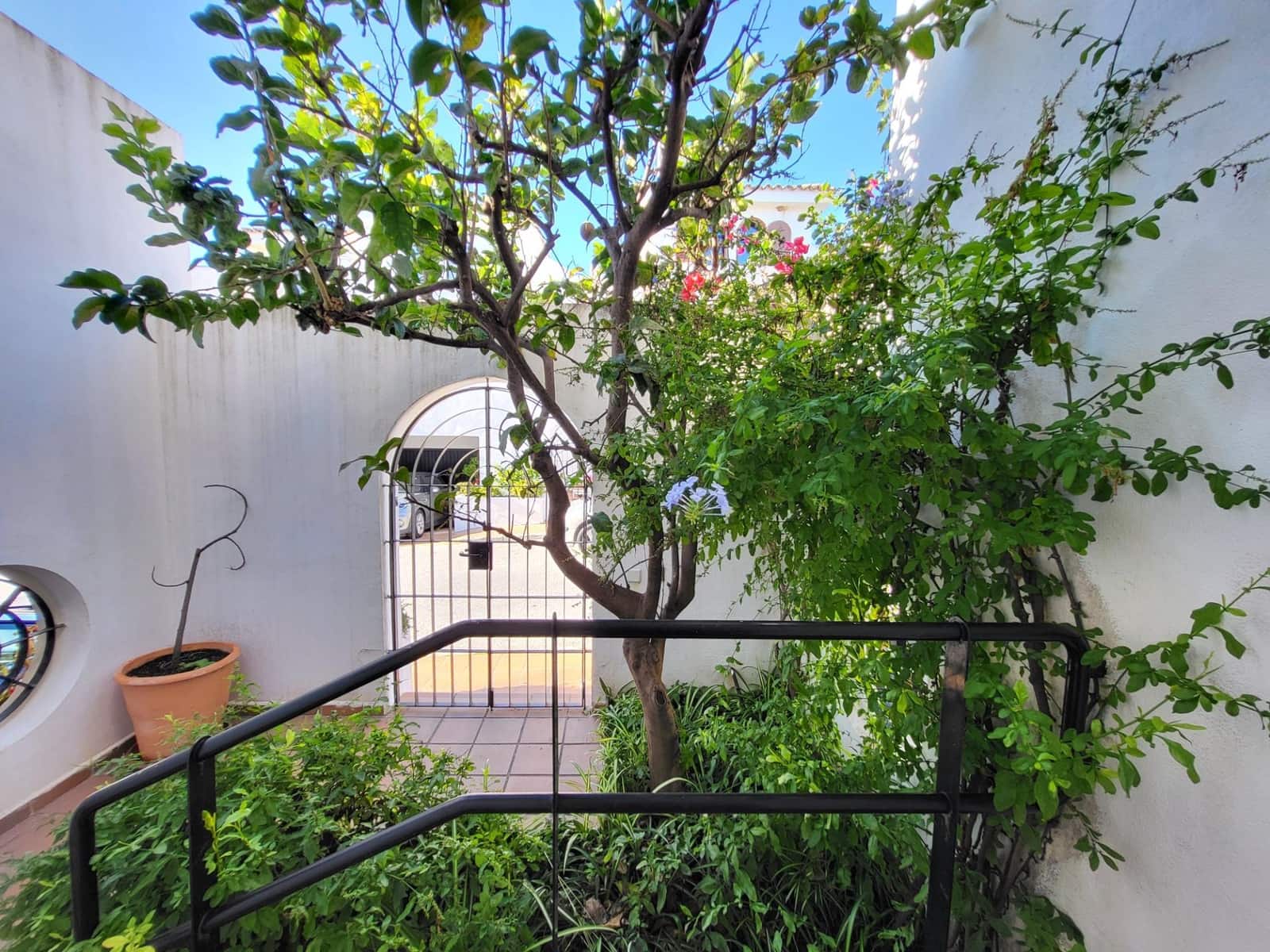 3 sovrum Hus till salu i Estepona med pool garage - 675 000 € (Ref: 9683932)