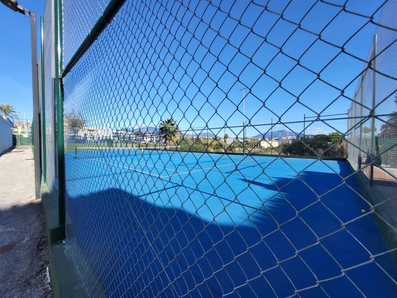 3 sovrum Hus till salu i Estepona med pool garage - 675 000 € (Ref: 9683932)