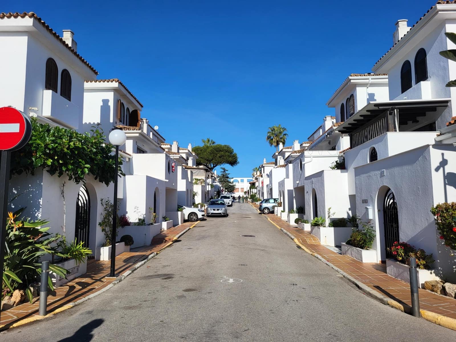 3 sovrum Hus till salu i Estepona med pool garage - 675 000 € (Ref: 9683932)