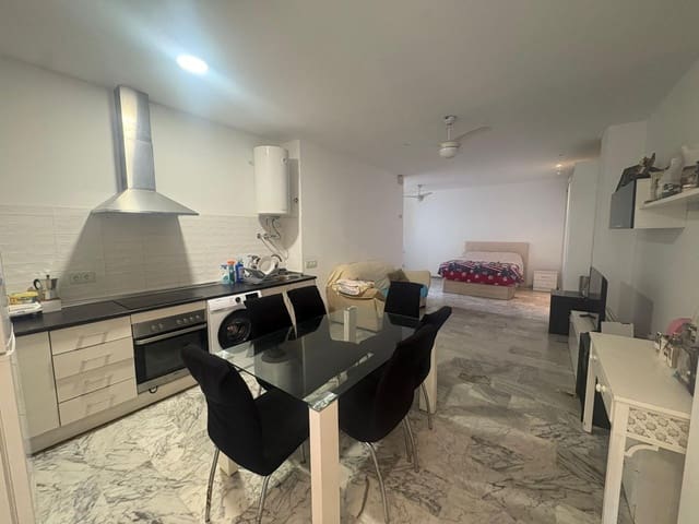 Apartment zu verkaufen in Bahía Dorada, Estepona mit Pool - 202.000 € (Ref: 9683934)