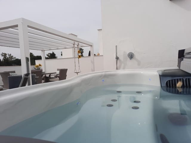 2 soverom Penthouse til salgs i San Pedro de Alcantara, Marbella med garasje - € 735 000 (Ref: 9683937)