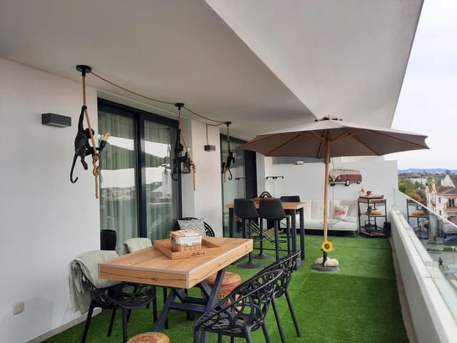 2 soverom Penthouse til salgs i San Pedro de Alcantara, Marbella med garasje - € 735 000 (Ref: 9683937)