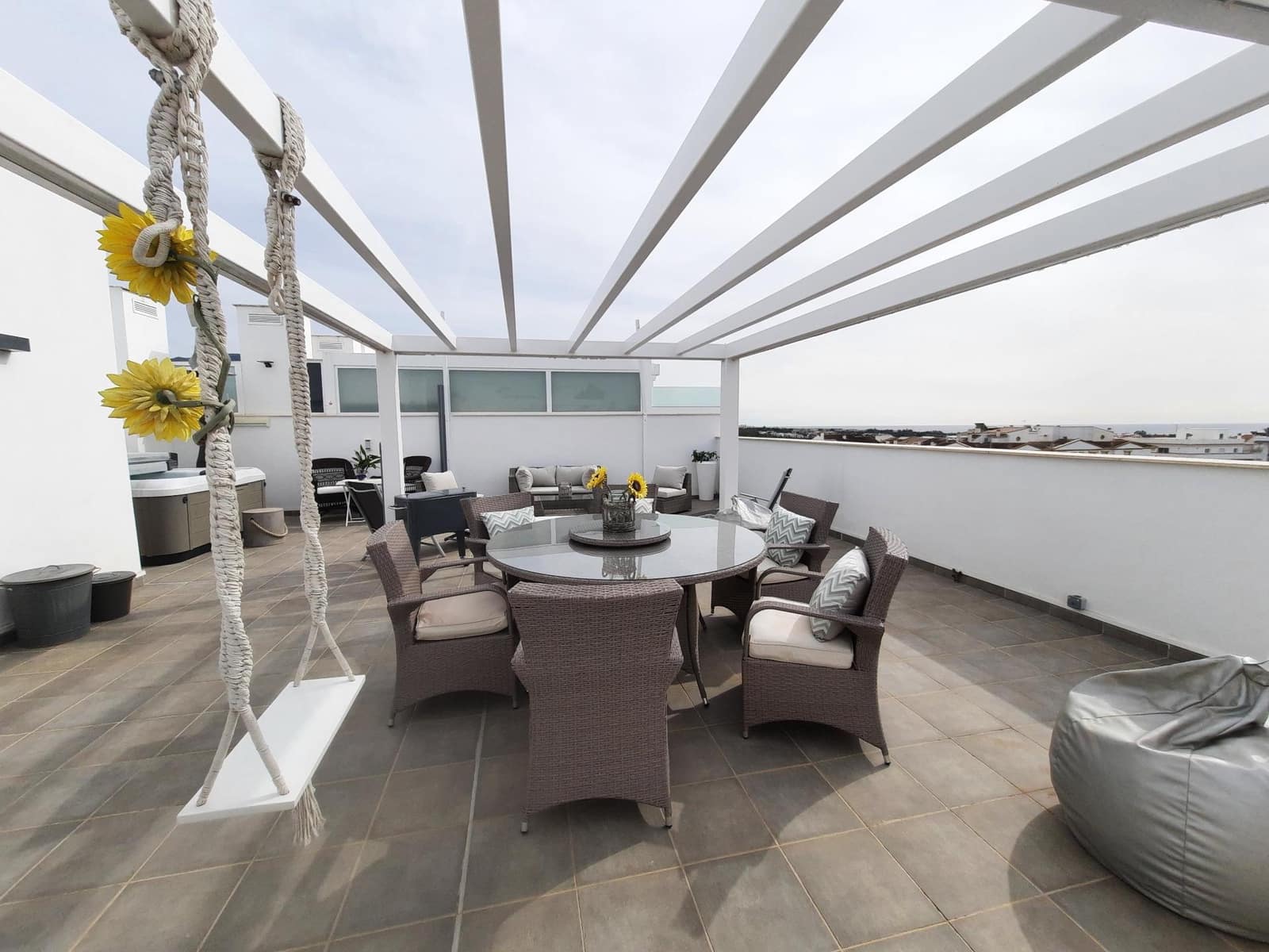 2 soverom Penthouse til salgs i San Pedro de Alcantara med garasje - € 735 000 (Ref: 9683937)