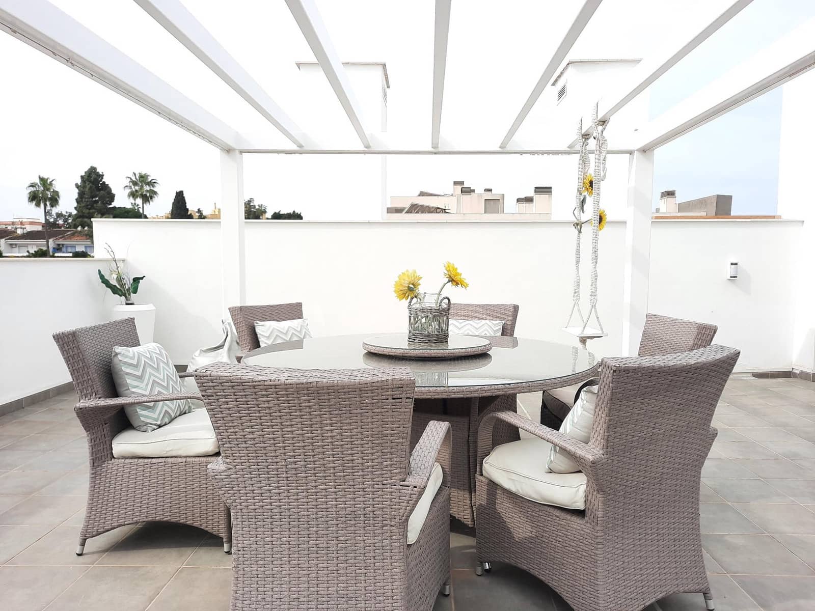 2 soverom Penthouse til salgs i San Pedro de Alcantara med garasje - € 735 000 (Ref: 9683937)