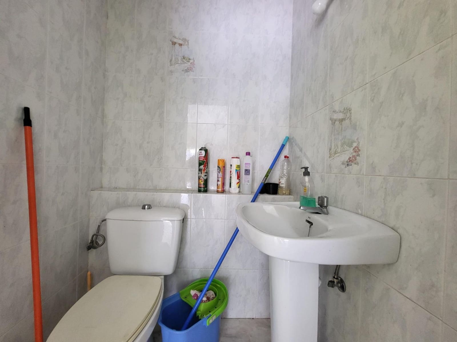 Comercial para venda em San Pedro de Alcantara - 213 000 € (Ref: 9683938)