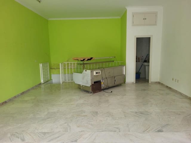 Comercial para venda em San Pedro de Alcantara, Marbella - 213 000 € (Ref: 9683938)