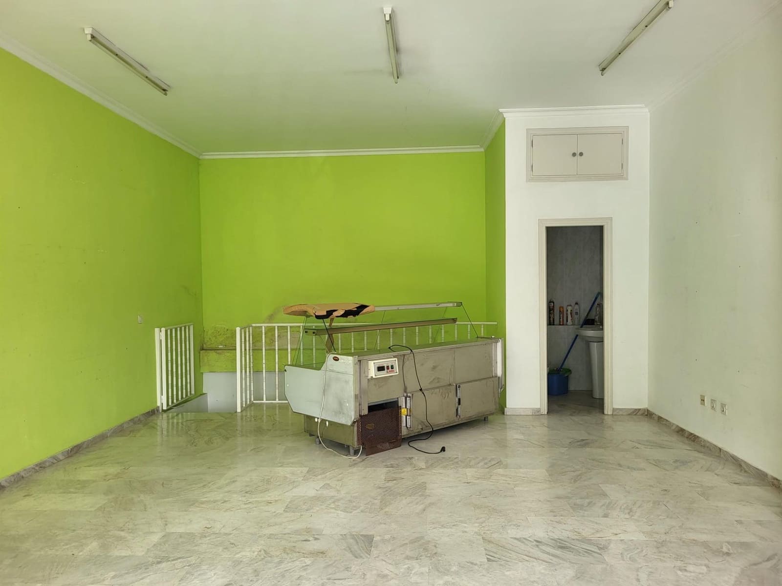 Comercial para venda em San Pedro de Alcantara - 213 000 € (Ref: 9683938)