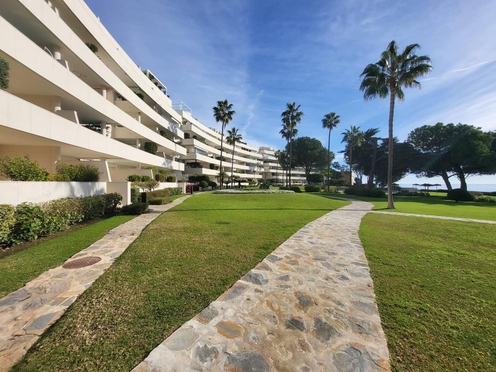 Apartamento de 4 habitaciones en Estepona en venta con piscina garaje - 1.500.000 € (Ref: 9683939)