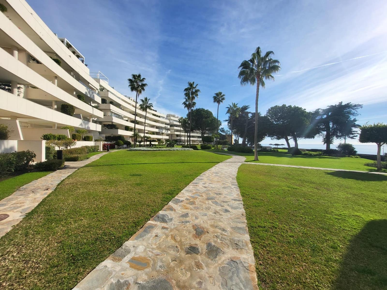 Apartamento de 4 habitaciones en Estepona en venta con piscina garaje - 1.500.000 € (Ref: 9683939)