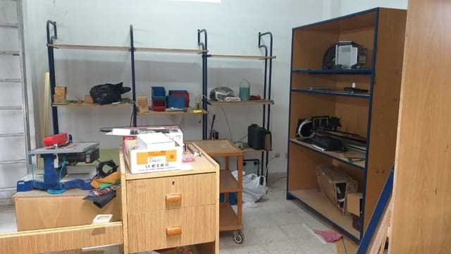 Local Commercial à louer à San Pedro de Alcantara, Marbella - 700 € (Ref: 9683943)