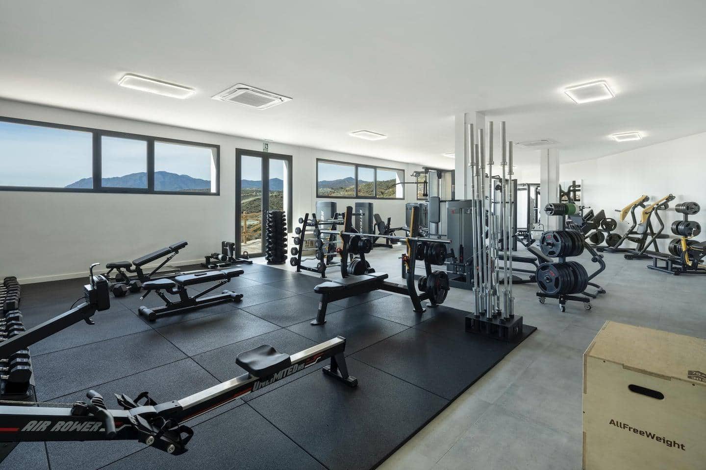 Appartement de 2 chambres à louer à Benahavis avec piscine - 2 700 € (Ref: 9683945)