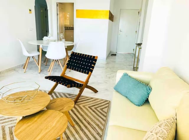 Appartement de 2 chambres à louer à Las Chapas, Marbella avec piscine - 1 700 € (Ref: 9683946)