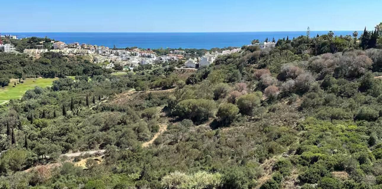 Appartement de 2 chambres à louer à Las Chapas avec piscine - 1 700 € (Ref: 9683946)