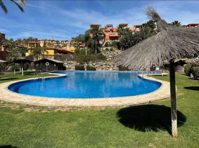 Appartement de 2 chambres à louer à Las Chapas, Marbella avec piscine - 1 700 € (Ref: 9683946)