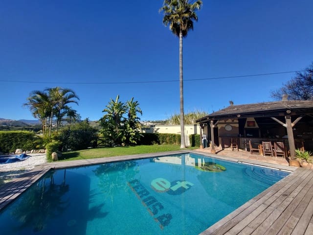 3 camera da letto Finca/Casa di Campagna in vendita in San Pedro de Alcantara, Marbella con piscina garage - 1.200.000 € (Rif: 9683947)