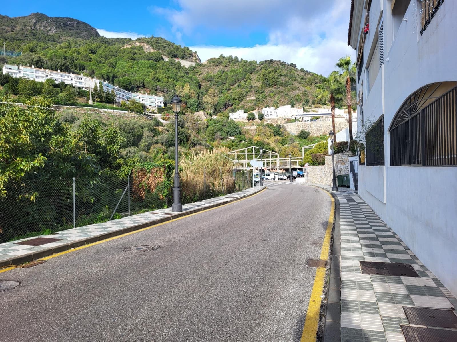 2 bedroom Flat for sale in Ojen with garage - € 265,000 (Ref: 9683950)