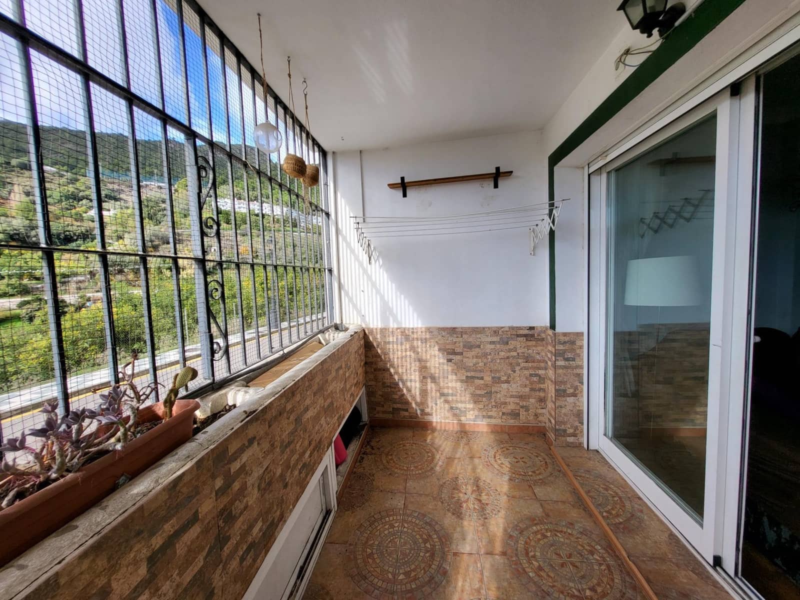 2 bedroom Flat for sale in Ojen with garage - € 265,000 (Ref: 9683950)