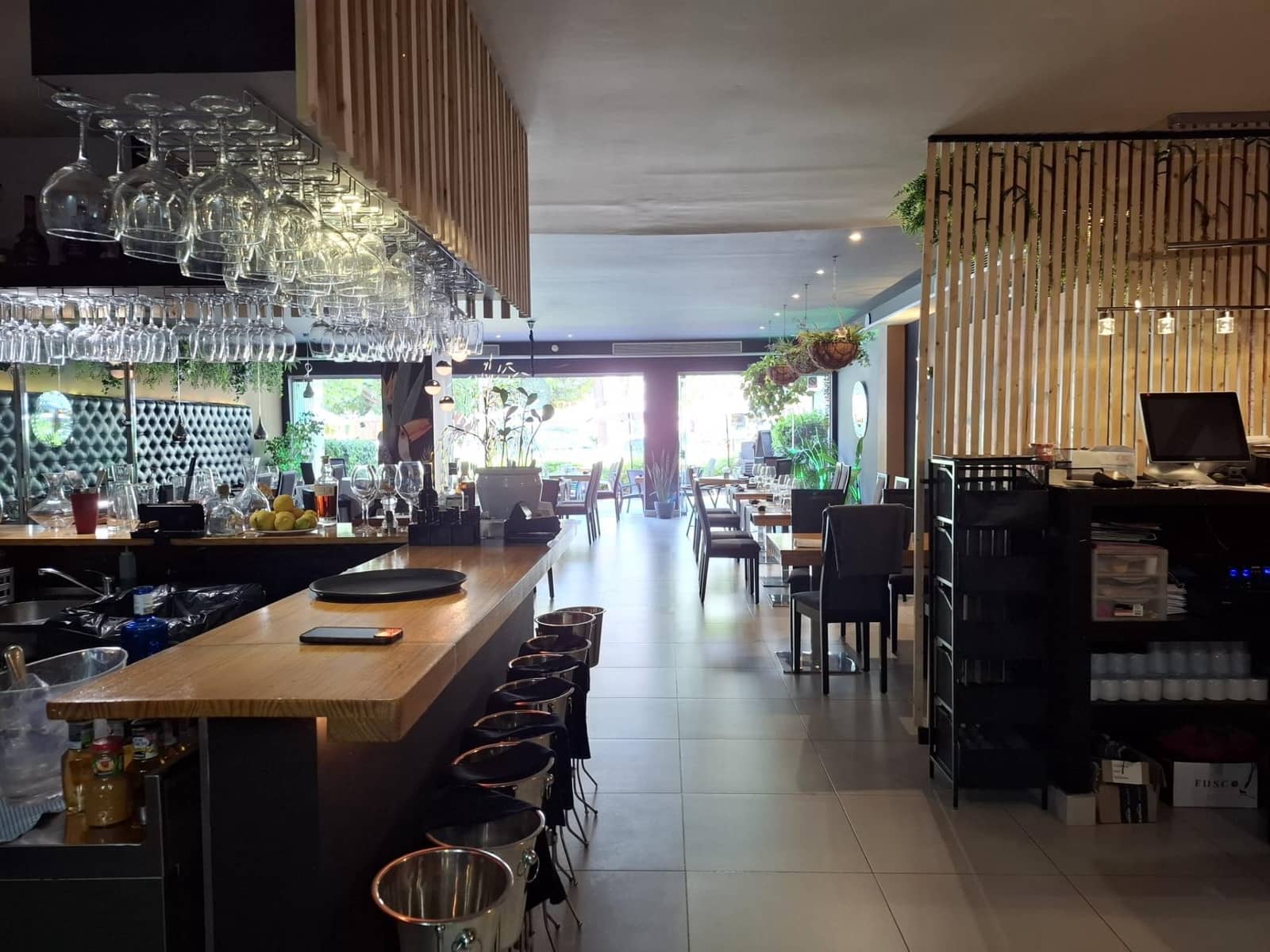 Bedrijf te koop in San Pedro de Alcantara - € 240.000 (Ref: 9683951)