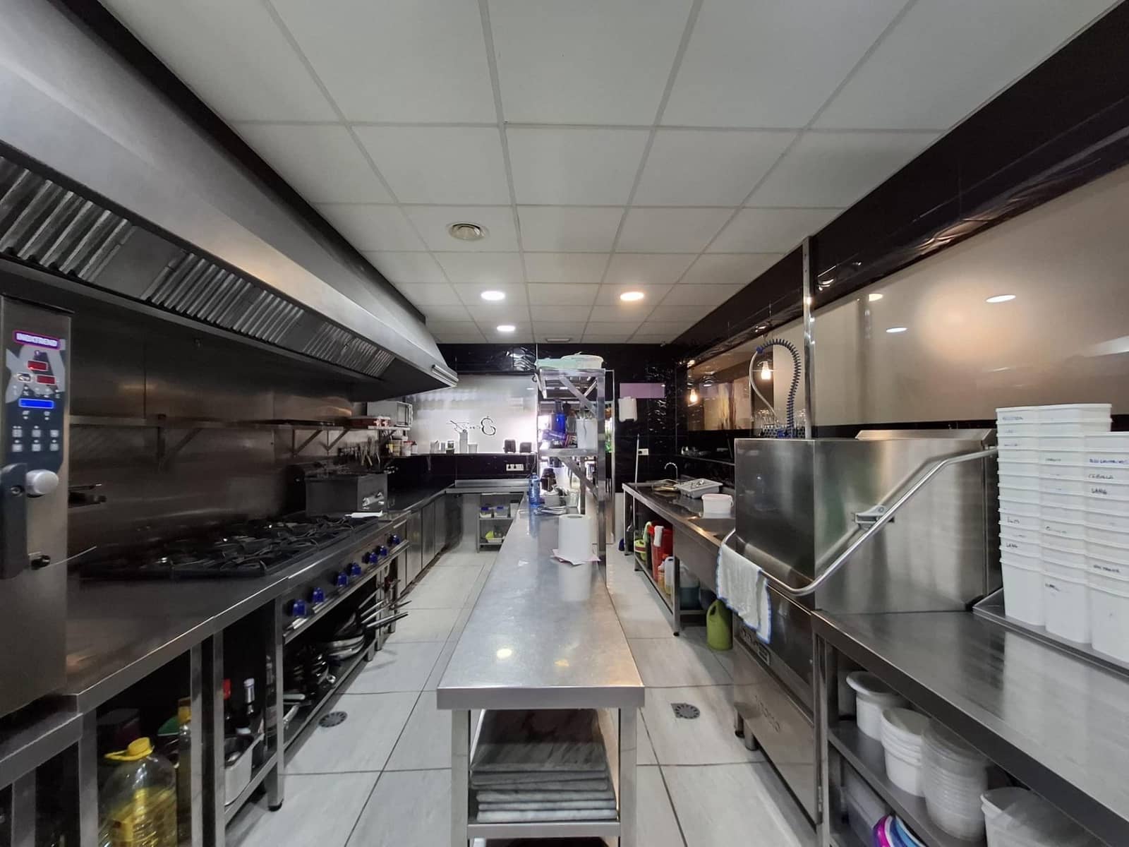 Bedrijf te koop in San Pedro de Alcantara - € 240.000 (Ref: 9683951)