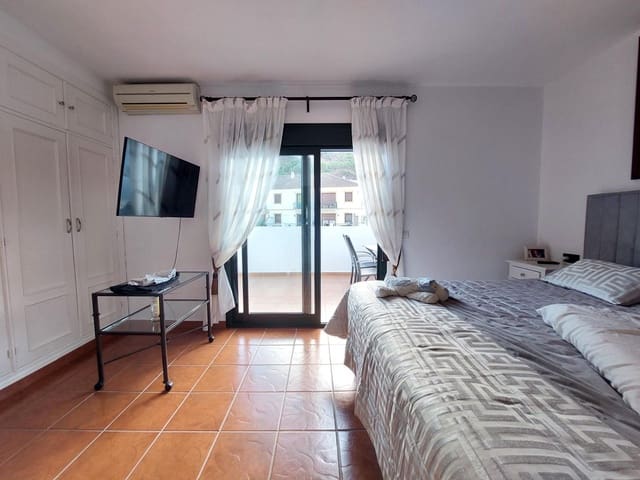 4 soverom Rekkehus til salgs i Benahavís med garasje - € 640 000 (Ref: 9683954)