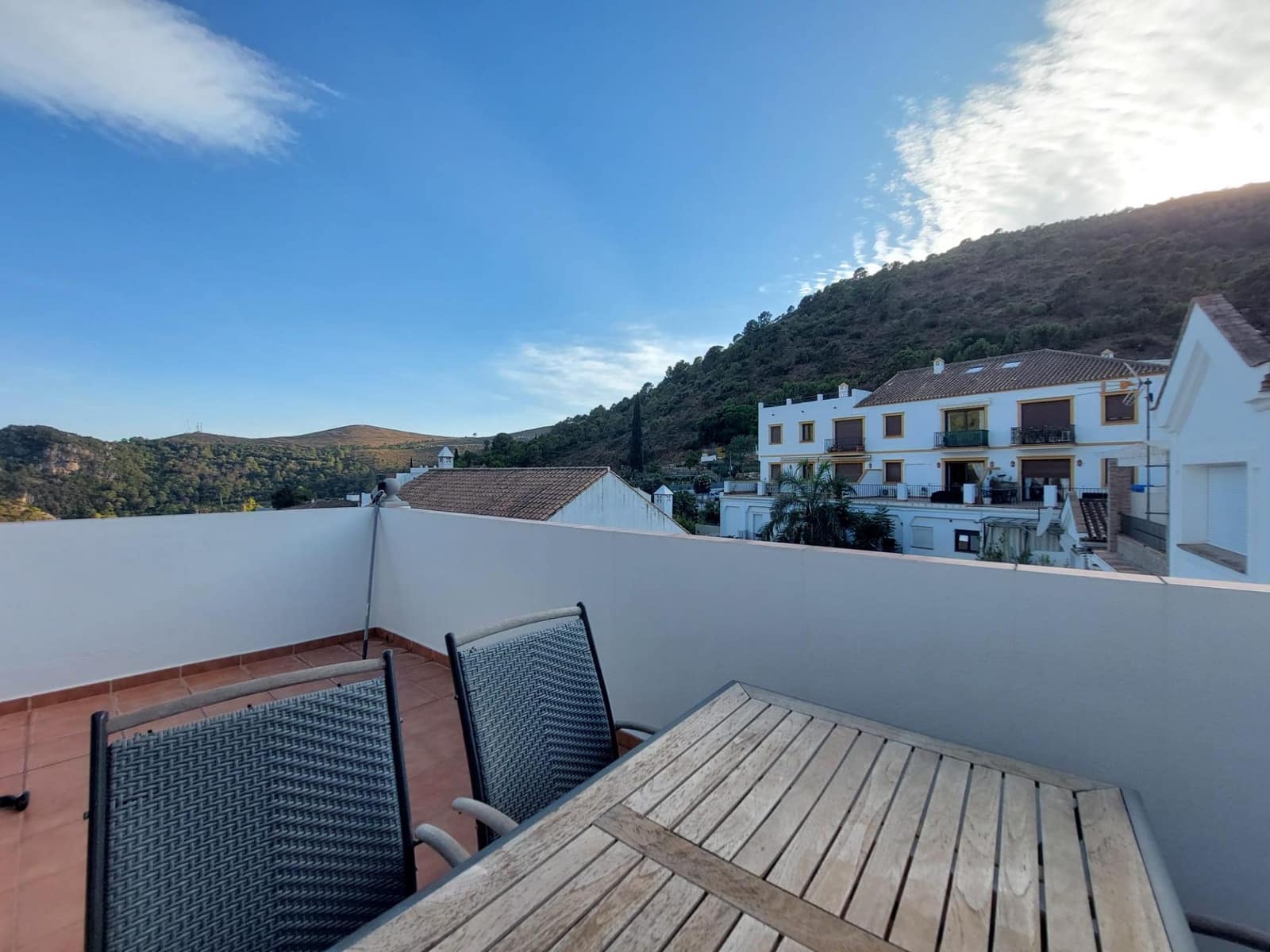 4 soverom Rekkehus til salgs i Benahavis med garasje - € 640 000 (Ref: 9683954)