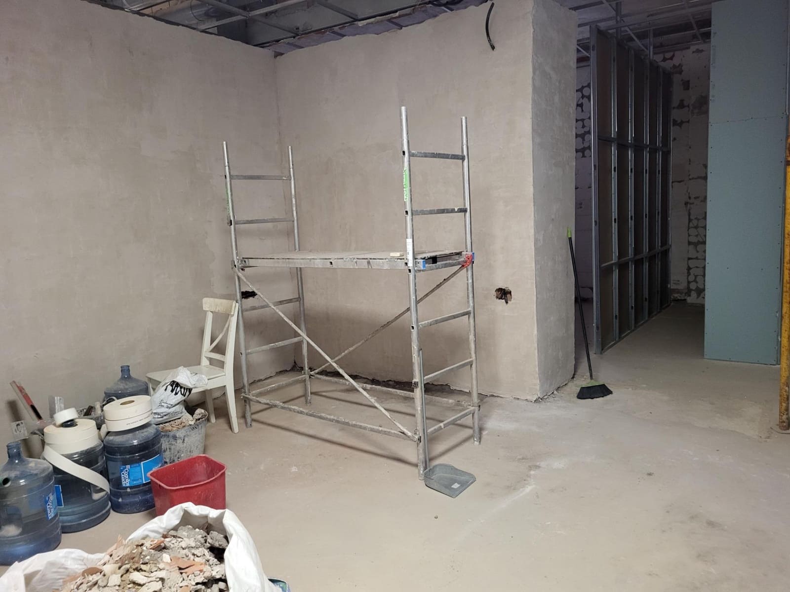 6 Zimmer Wohnung zu verkaufen in Estepona mit Garage - 590.000 € (Ref: 9683956)