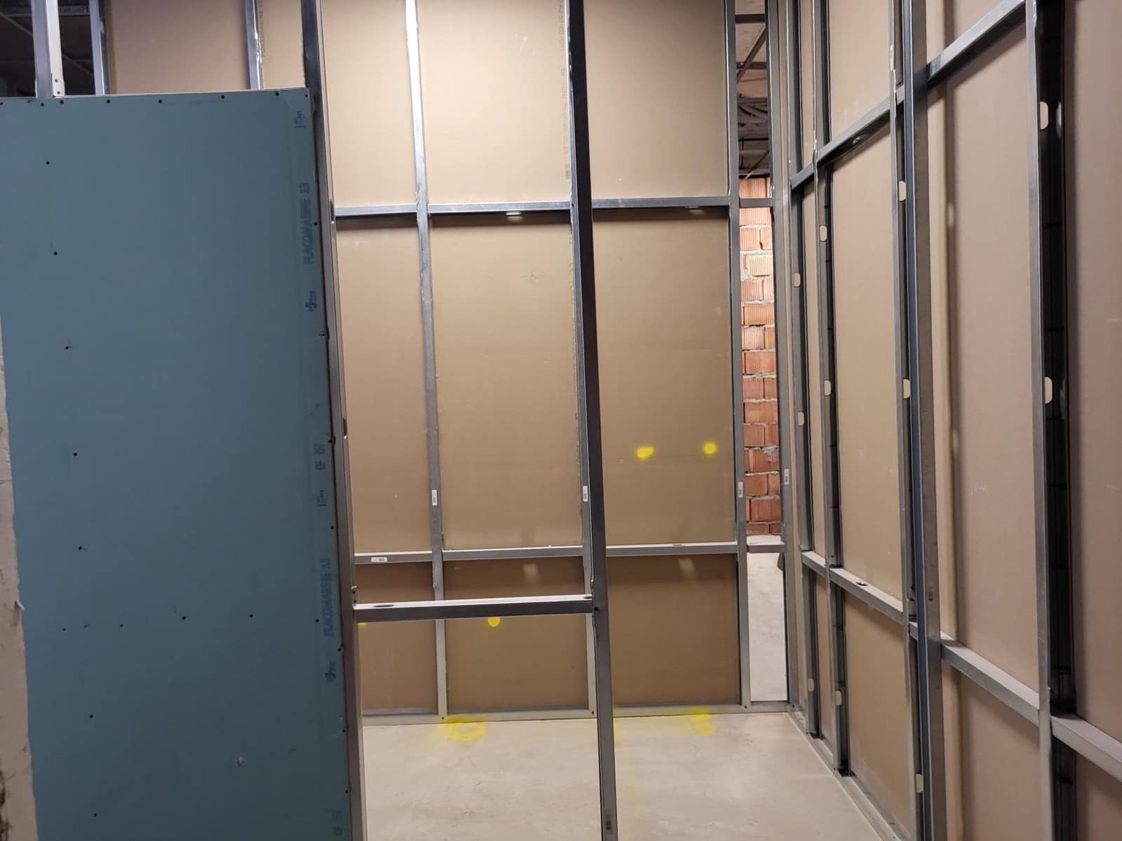 6 Zimmer Wohnung zu verkaufen in Estepona mit Garage - 590.000 € (Ref: 9683956)