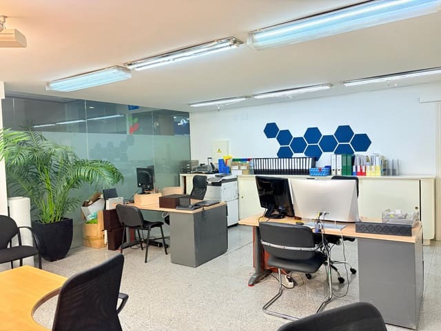 1 slaapkamer Kantoor te koop in Marbella Centro, Marbella - € 221.400 (Ref: 9683957)