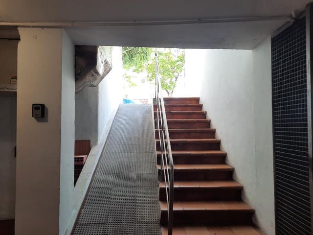 Kommersiell til salgs i San Pedro de Alcantara, Marbella - € 400 000 (Ref: 9691157)