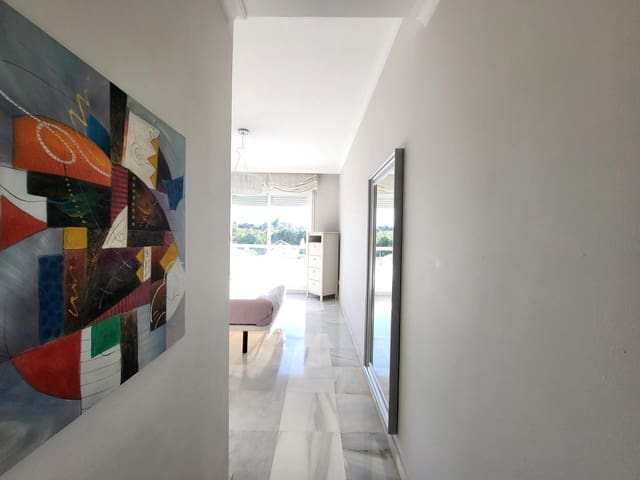 2 quarto Apartamento para arrendar em Nueva Andalucia, Marbella com piscina - 1 950 € (Ref: 9691158)