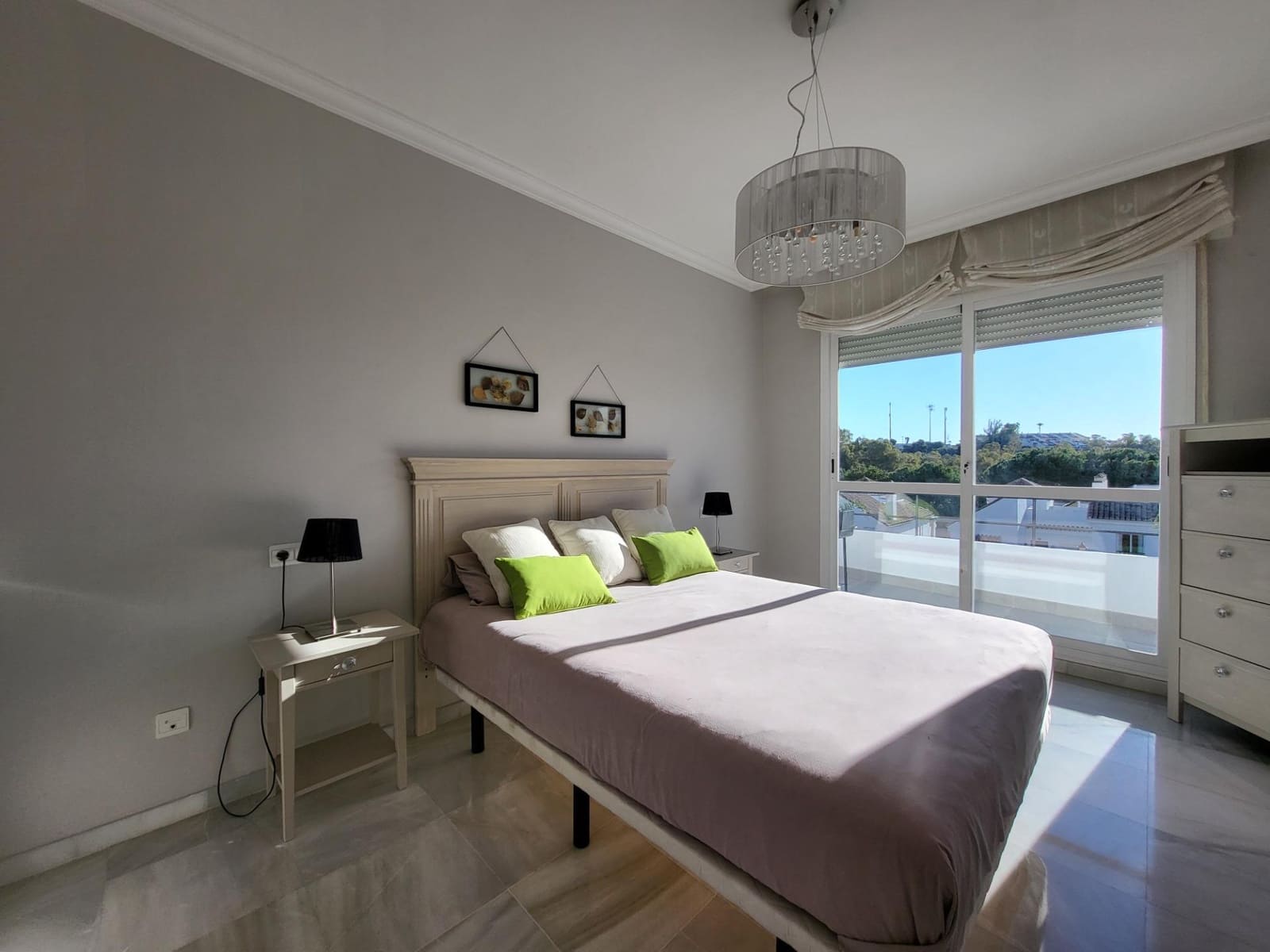 2 bedroom Apartment for rent in Nueva Andalucia with pool - € 1,950 (Ref: 9691158)