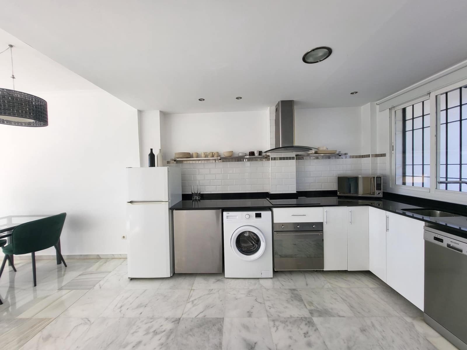 2 bedroom Apartment for rent in Nueva Andalucia with pool - € 1,950 (Ref: 9691158)