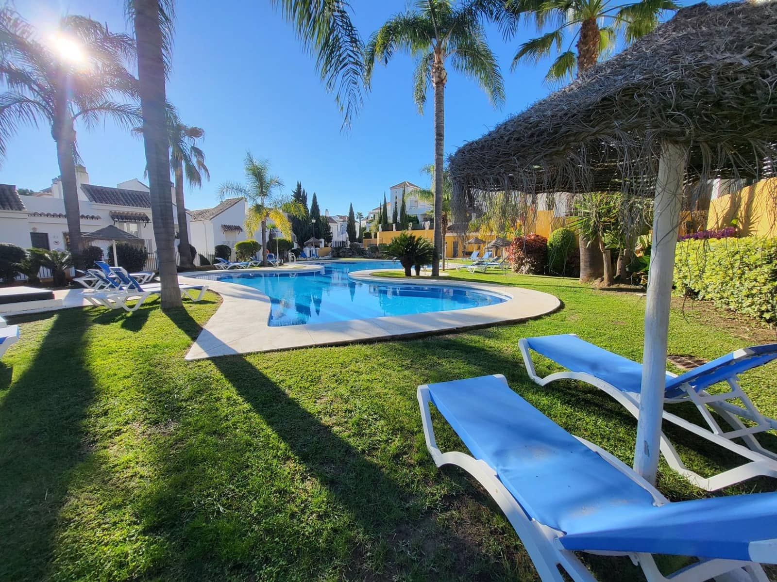 2 bedroom Apartment for rent in Nueva Andalucia with pool - € 1,950 (Ref: 9691158)