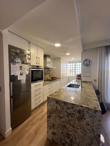 Ático de 4 habitaciones en San Pedro de Alcantara, Marbella en venta con piscina garaje - 549.000 € (Ref: 9691159)