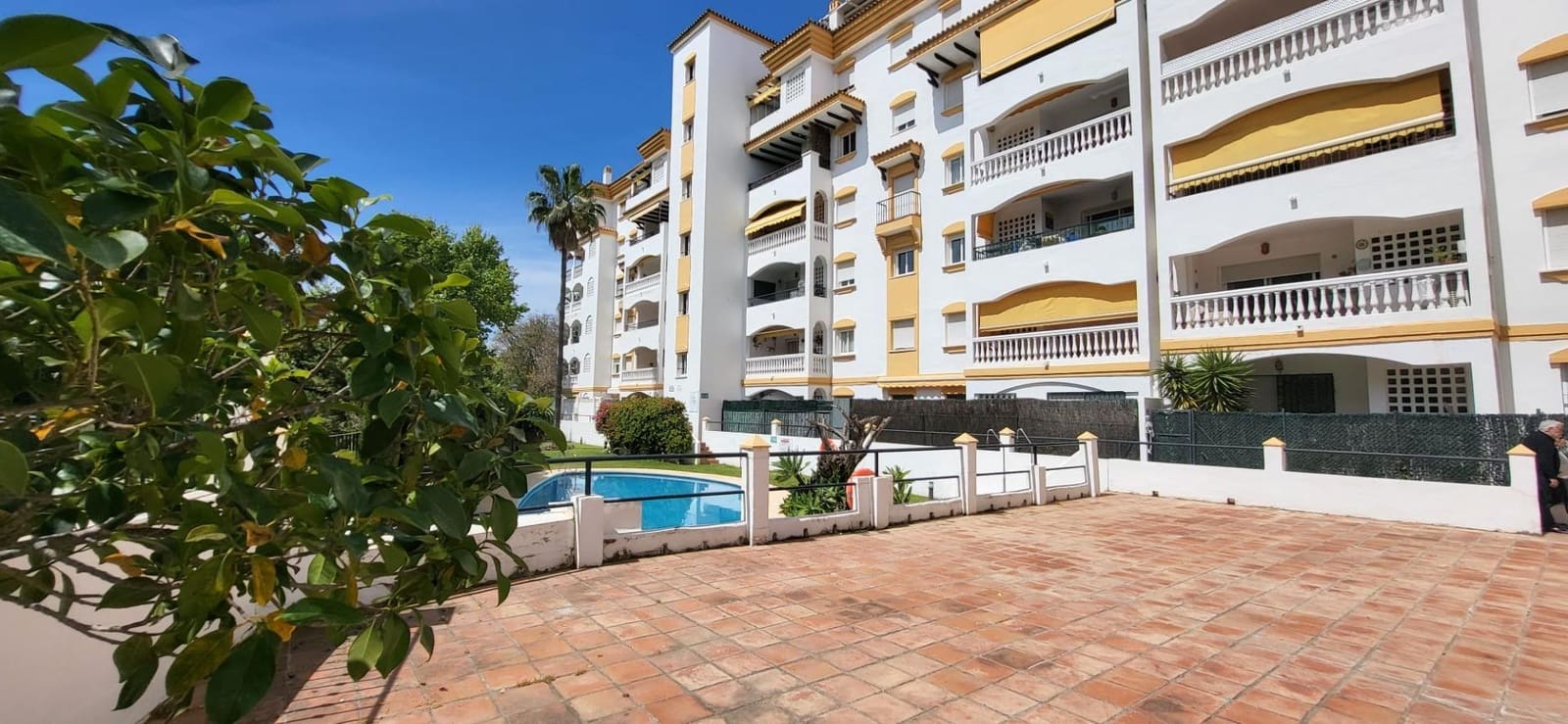 4 bedroom Penthouse for sale in San Pedro de Alcantara with pool garage - € 524,900 (Ref: 9691159)