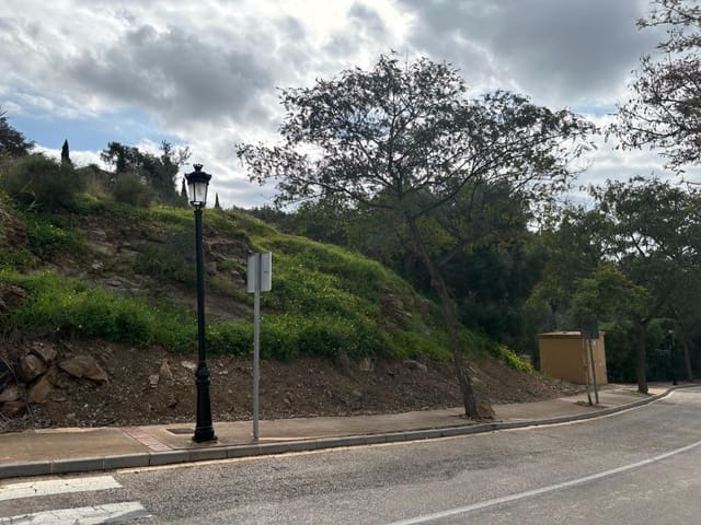 Terreno para Construção para venda em Elviria, Marbella - 950 000 € (Ref: 9691160)